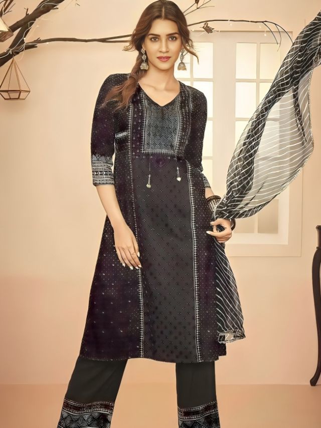 Kriti Sanon in Midnight Black Color Kurti