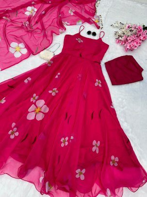 4.5 Mtr Flair Pink Colour  Anarkali  Suit
