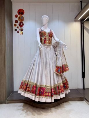 7-8 mtr  Flair  White  Colour Navratri Lehenga