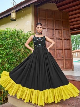 7 Meter Flair Black Colour Navratri Gown