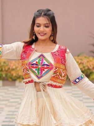 9 Meter Flair Gamthi Work Navratri Lehenga