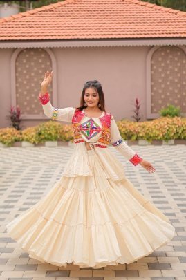 9 Meter Flair Gamthi Work Navratri Lehenga