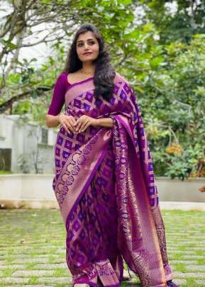 Chex Weaving Design Soft lichi silk Organic Banarasi Saree on Sale