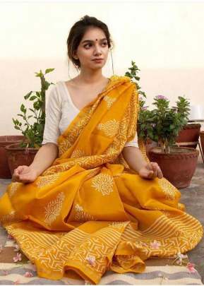 Exclusive Fancy Look Smooth Silk Saree With Beautiful Design In Yellow