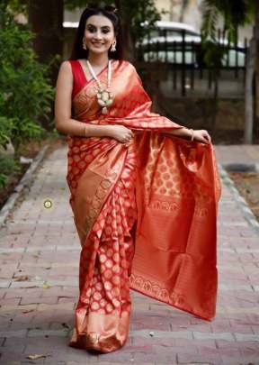 Galomorous heavy wedding look Breathable Organic Banarasi  Saree on Sale