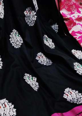  Lichi Silk Weaving Jacquard  Saree With Rich Pallu In  Black