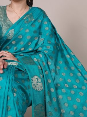 Beautiful Rama Silk Saree With Zari Work