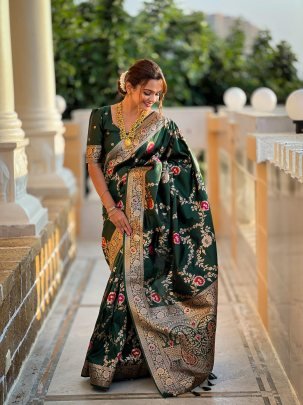 Elegant Dark Green Paithani Silk Saree With Flower Design Pallu