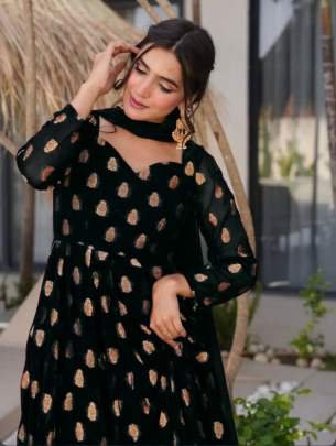Elegant Ethnic Black And Golden Georgette Gown