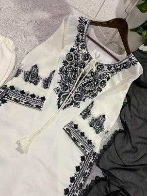 Elegant Roman Silk Embroidered White Kurti Pant With Georgette Dupatta