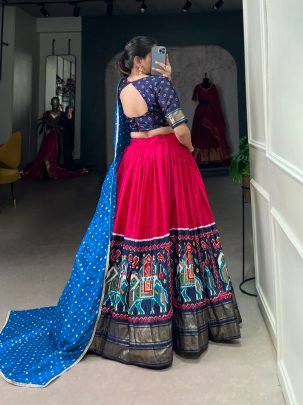 Elegent  Dola Silk Patola Print Lehenga Choli In Pink