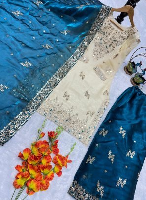 Ethenic Heavy Silk Embroidered Cream Kurti Pant Set With Teal Dupatta