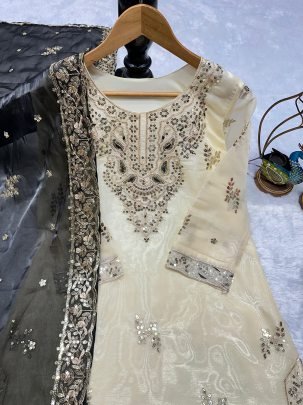 Ethenic Heavy Silk Embroidered Kurti Pant Dupatta Set