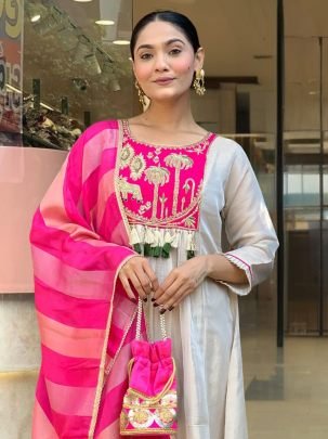 Fancy Pink Colour Kurti 3 Pcs Set