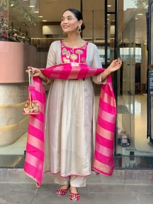 Fancy Pink Colour Kurti 3 Pcs Set