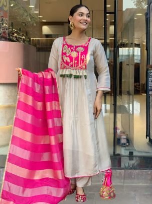 Fancy Pink Colour Kurti 3 Pcs Set