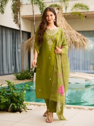 Green Viscose Kurta, Pant And Jacquard Dupatta Set