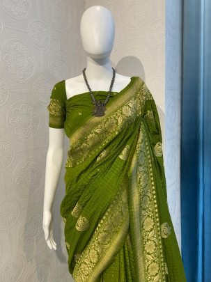 Heavy Designer Parrot Green Zari Weaving Rich Pallu