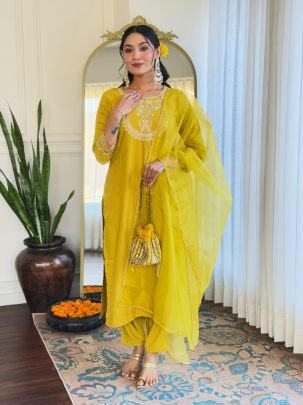 Liril Rayon Slub Kurta Pant Set With Organza Dupatta