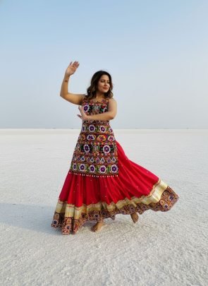 Navratri  Special Indowestern Lehenga Set With Gamthi Work