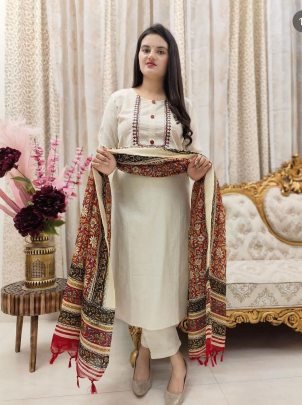 Off white Royal Chanderi Grace Set