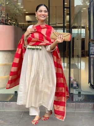 Silk Fabric Red Colour Kurti 3 Pcs Set