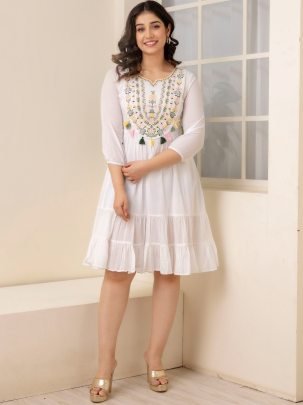 Summer Wear White One Pices Dress