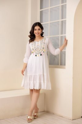 Summer Wear White One Pices Dress