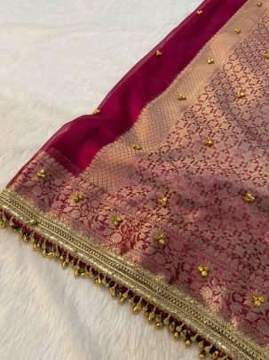 Trending Banarasi Pink Ghungroo Saree