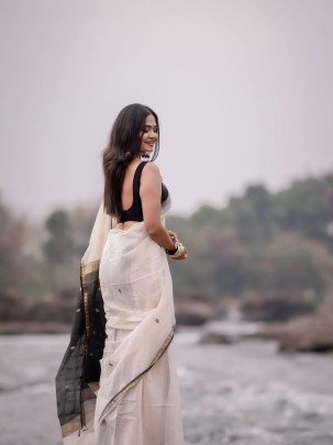 White Soft Lilan Cotton Fabric Saree With Black Weaving Rich Blouse