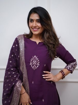 Wine Sparkle Three Quarter Sleeves Suit